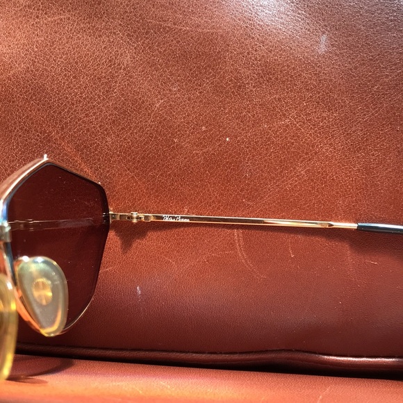 Paloma Picasso sunglass frames in gold and black. Add your own lenses! Prescript - Picture 7 of 11